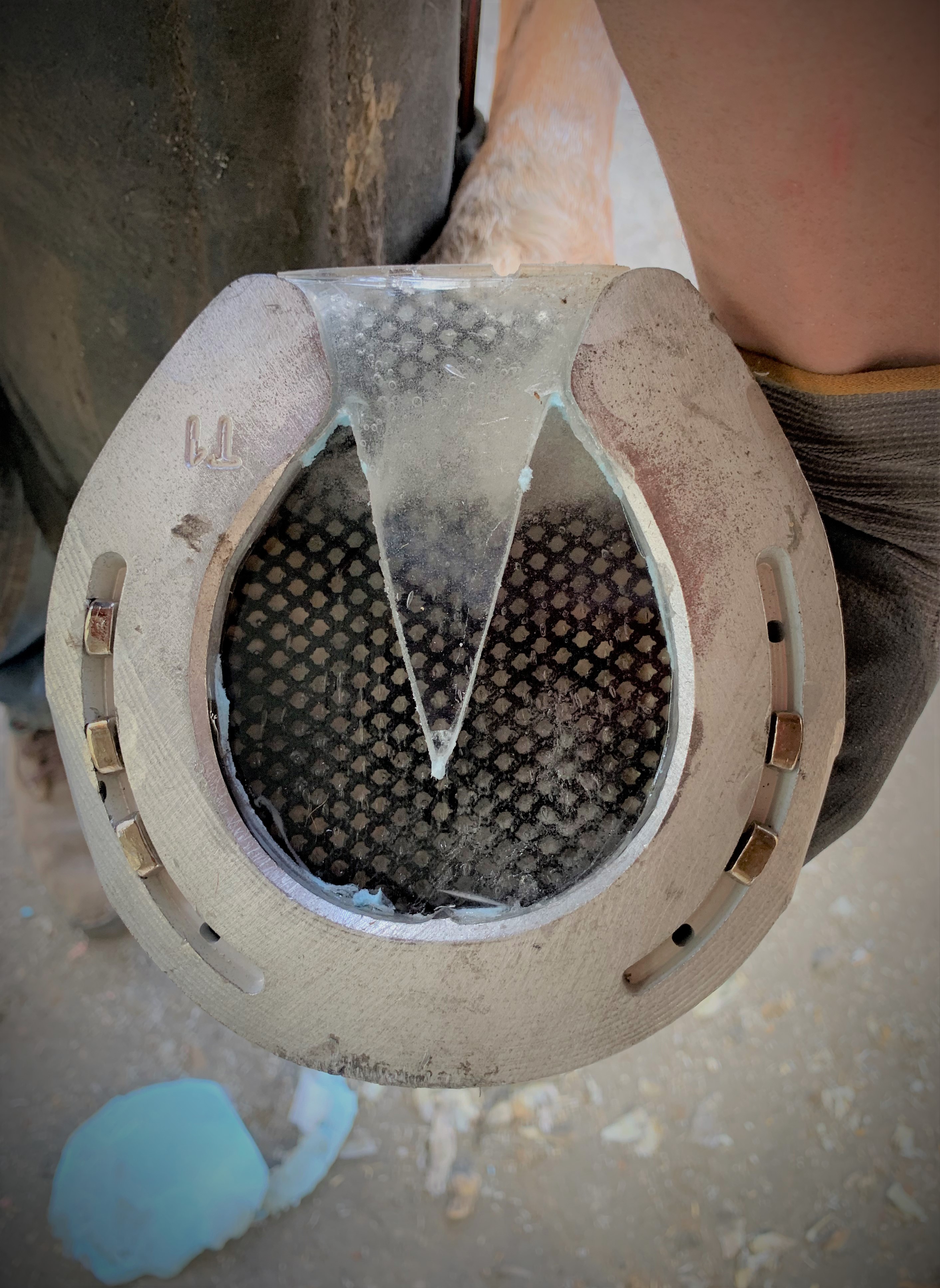 ferrure alu avec résine ressortissante mustad confortmix